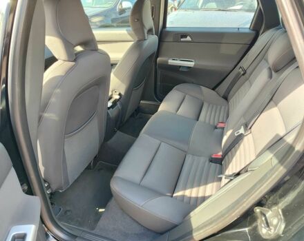 Черный Вольво В50, объемом двигателя 1.6 л и пробегом 201 тыс. км за 8300 $, фото 16 на Automoto.ua