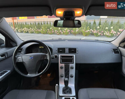 Чорний Вольво V50, об'ємом двигуна 1.6 л та пробігом 237 тис. км за 7300 $, фото 9 на Automoto.ua