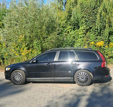 Черный Вольво В50, объемом двигателя 1.6 л и пробегом 250 тыс. км за 5800 $, фото 8 на Automoto.ua