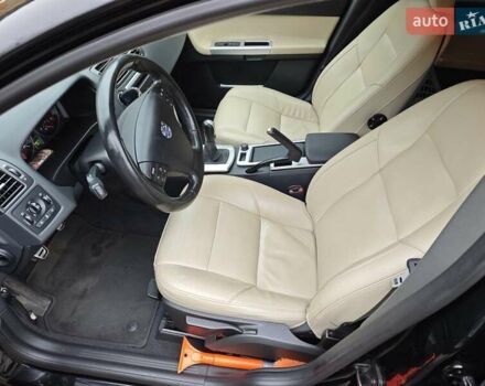 Черный Вольво В50, объемом двигателя 1.6 л и пробегом 246 тыс. км за 7500 $, фото 3 на Automoto.ua