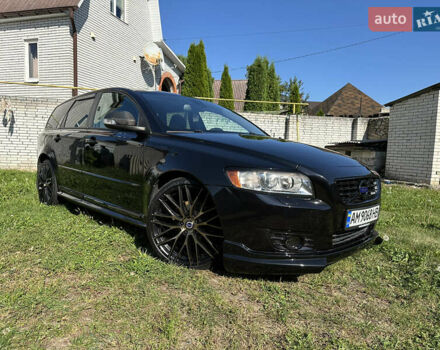 Чорний Вольво V50, об'ємом двигуна 1.98 л та пробігом 265 тис. км за 8000 $, фото 3 на Automoto.ua