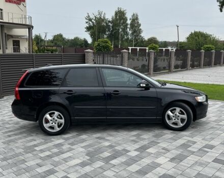 Черный Вольво В50, объемом двигателя 1.6 л и пробегом 235 тыс. км за 7300 $, фото 2 на Automoto.ua