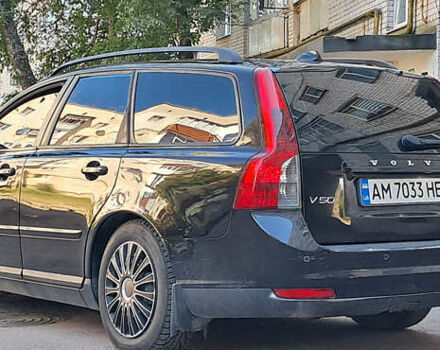 Черный Вольво В50, объемом двигателя 1.6 л и пробегом 250 тыс. км за 5800 $, фото 1 на Automoto.ua