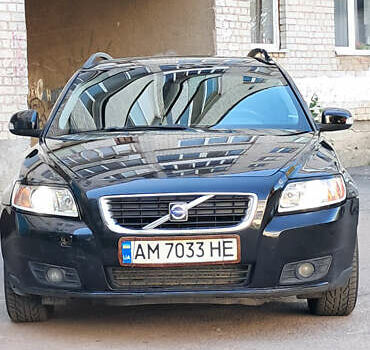 Черный Вольво В50, объемом двигателя 1.6 л и пробегом 250 тыс. км за 5800 $, фото 3 на Automoto.ua