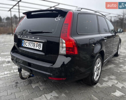 Черный Вольво В50, объемом двигателя 1.6 л и пробегом 264 тыс. км за 7600 $, фото 2 на Automoto.ua