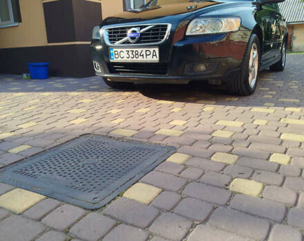 Черный Вольво В50, объемом двигателя 1.6 л и пробегом 233 тыс. км за 7300 $, фото 4 на Automoto.ua