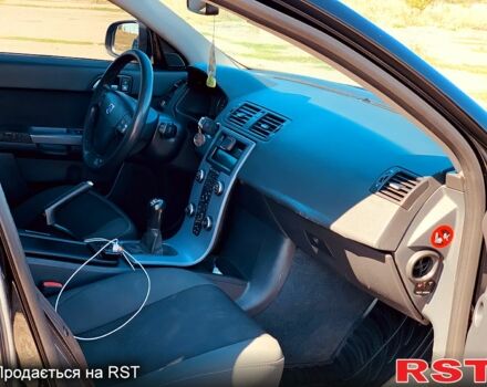 Вольво В50 2010 в Бару на Automoto.ua Черный Вольво В50, объемом двигателя 1.6 л и пробегом 381 тыс. км за 5600 $, фото 3 на Automoto.ua