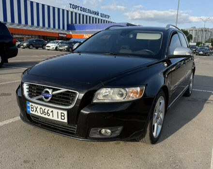 Черный Вольво В50, объемом двигателя 1.6 л и пробегом 250 тыс. км за 7500 $, фото 1 на Automoto.ua