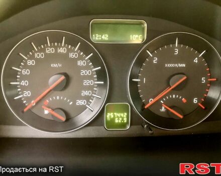 Черный Вольво В50, объемом двигателя 1.6 л и пробегом 257 тыс. км за 7700 $, фото 11 на Automoto.ua