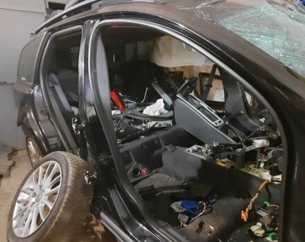 Чорний Вольво V50, об'ємом двигуна 1.6 л та пробігом 230 тис. км за 2000 $, фото 1 на Automoto.ua