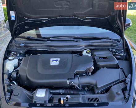 Черный Вольво В50, объемом двигателя 2 л и пробегом 279 тыс. км за 9400 $, фото 65 на Automoto.ua