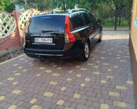 Черный Вольво В50, объемом двигателя 1.6 л и пробегом 233 тыс. км за 7300 $, фото 3 на Automoto.ua