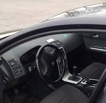 Черный Вольво В50, объемом двигателя 1.6 л и пробегом 280 тыс. км за 6500 $, фото 11 на Automoto.ua