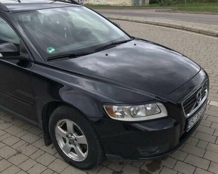 Черный Вольво В50, объемом двигателя 1.6 л и пробегом 243 тыс. км за 7200 $, фото 1 на Automoto.ua
