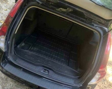 Черный Вольво В50, объемом двигателя 1.6 л и пробегом 285 тыс. км за 6500 $, фото 4 на Automoto.ua