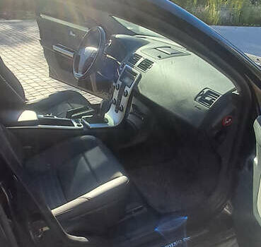 Черный Вольво В50, объемом двигателя 1.6 л и пробегом 250 тыс. км за 5800 $, фото 10 на Automoto.ua