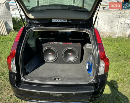 Чорний Вольво V50, об'ємом двигуна 1.98 л та пробігом 265 тис. км за 8000 $, фото 26 на Automoto.ua