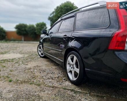 Черный Вольво В50, объемом двигателя 1.6 л и пробегом 300 тыс. км за 8000 $, фото 3 на Automoto.ua