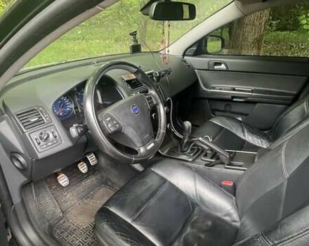 Черный Вольво В50, объемом двигателя 2 л и пробегом 316 тыс. км за 7700 $, фото 4 на Automoto.ua