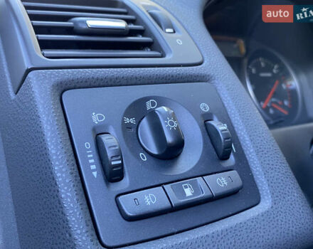 Черный Вольво В50, объемом двигателя 2 л и пробегом 279 тыс. км за 9400 $, фото 43 на Automoto.ua