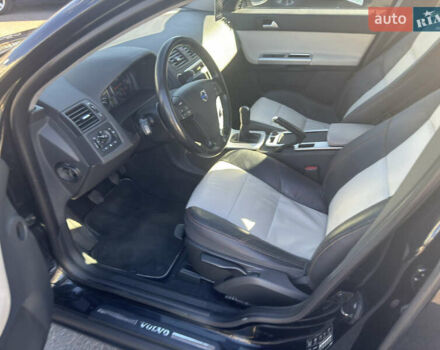 Вольво В50 2010 в Киеве на Automoto.ua Черный Вольво В50, объемом двигателя 1.6 л и пробегом 248 тыс. км за 9200 $, фото 17 на Automoto.ua