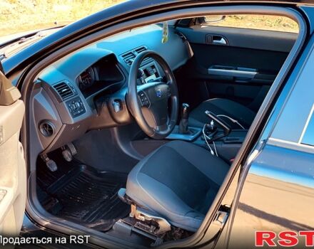 Вольво В50 2010 в Бару на Automoto.ua Черный Вольво В50, объемом двигателя 1.6 л и пробегом 381 тыс. км за 5600 $, фото 2 на Automoto.ua