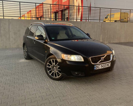 Черный Вольво В50, объемом двигателя 1.6 л и пробегом 320 тыс. км за 7200 $, фото 1 на Automoto.ua