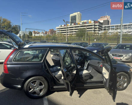 Вольво В50 2010 в Киеве на Automoto.ua Черный Вольво В50, объемом двигателя 1.6 л и пробегом 248 тыс. км за 9200 $, фото 12 на Automoto.ua