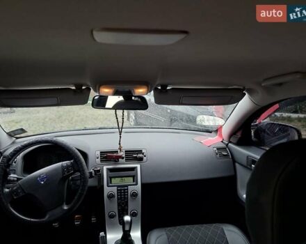 Черный Вольво В50, объемом двигателя 1.6 л и пробегом 300 тыс. км за 8000 $, фото 11 на Automoto.ua