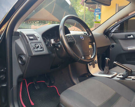 Черный Вольво В50, объемом двигателя 1.6 л и пробегом 233 тыс. км за 7300 $, фото 8 на Automoto.ua