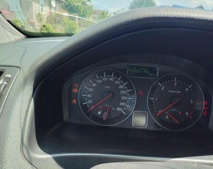 Черный Вольво В50, объемом двигателя 1.6 л и пробегом 160 тыс. км за 4200 $, фото 10 на Automoto.ua