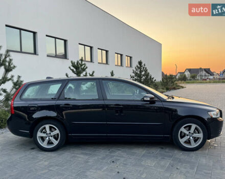 Чорний Вольво V50, об'ємом двигуна 1.6 л та пробігом 237 тис. км за 7300 $, фото 3 на Automoto.ua