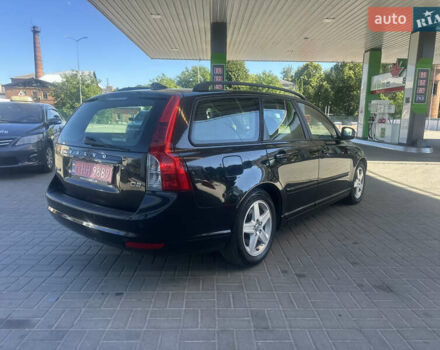 Черный Вольво В50, объемом двигателя 1.6 л и пробегом 258 тыс. км за 7800 $, фото 4 на Automoto.ua