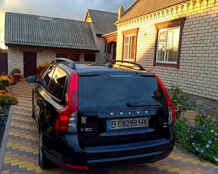 Черный Вольво В50, объемом двигателя 1.6 л и пробегом 278 тыс. км за 7600 $, фото 1 на Automoto.ua