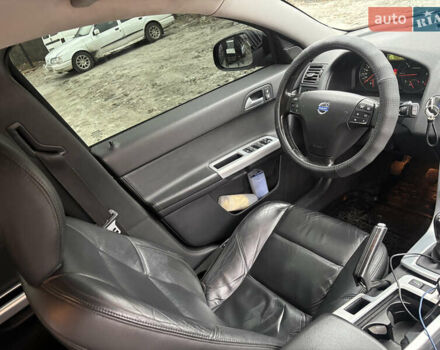 Вольво В50 2010 в Запорожье на Automoto.ua Черный Вольво В50, объемом двигателя 1.56 л и пробегом 269 тыс. км за 7000 $, фото 3 на Automoto.ua