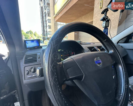 Черный Вольво В50, объемом двигателя 1.98 л и пробегом 299 тыс. км за 9100 $, фото 5 на Automoto.ua