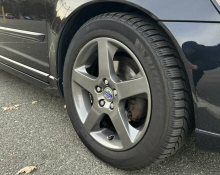 Черный Вольво В50, объемом двигателя 1.56 л и пробегом 229 тыс. км за 9999 $, фото 10 на Automoto.ua