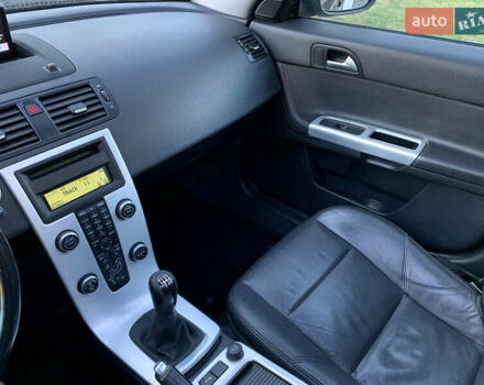 Черный Вольво В50, объемом двигателя 1.6 л и пробегом 252 тыс. км за 8200 $, фото 38 на Automoto.ua