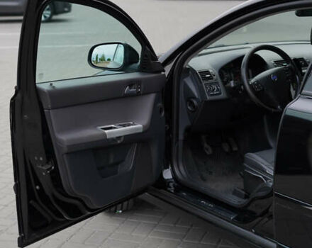 Черный Вольво В50, объемом двигателя 1.6 л и пробегом 316 тыс. км за 7299 $, фото 14 на Automoto.ua