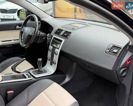 Черный Вольво В50, объемом двигателя 1.6 л и пробегом 230 тыс. км за 7999 $, фото 43 на Automoto.ua