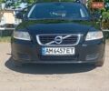 Черный Вольво В50, объемом двигателя 1.6 л и пробегом 289 тыс. км за 7500 $, фото 1 на Automoto.ua