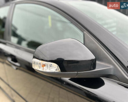 Черный Вольво В50, объемом двигателя 1.6 л и пробегом 244 тыс. км за 8300 $, фото 6 на Automoto.ua