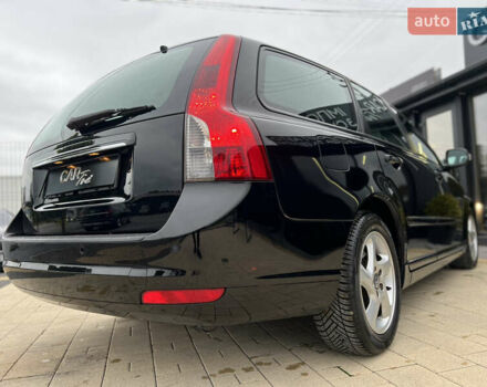 Черный Вольво В50, объемом двигателя 1.6 л и пробегом 244 тыс. км за 8300 $, фото 17 на Automoto.ua