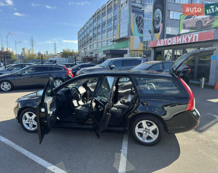 Черный Вольво В50, объемом двигателя 1.6 л и пробегом 227 тыс. км за 9500 $, фото 17 на Automoto.ua