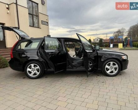 Черный Вольво В50, объемом двигателя 1.6 л и пробегом 226 тыс. км за 8290 $, фото 37 на Automoto.ua