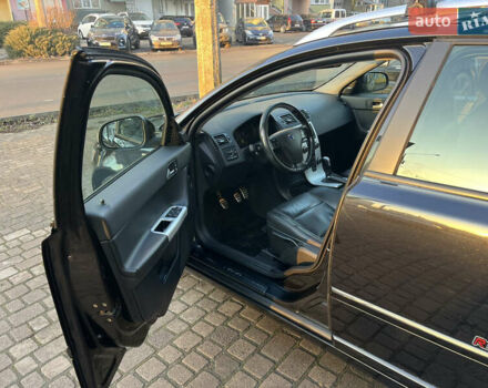 Черный Вольво В50, объемом двигателя 1.56 л и пробегом 210 тыс. км за 8500 $, фото 1 на Automoto.ua