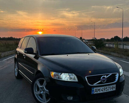 Черный Вольво В50, объемом двигателя 1.56 л и пробегом 295 тыс. км за 8800 $, фото 2 на Automoto.ua