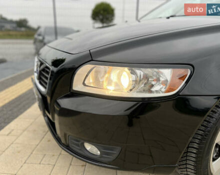 Черный Вольво В50, объемом двигателя 1.6 л и пробегом 244 тыс. км за 8300 $, фото 4 на Automoto.ua