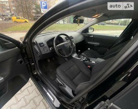 Черный Вольво В50, объемом двигателя 1.6 л и пробегом 180 тыс. км за 8700 $, фото 37 на Automoto.ua