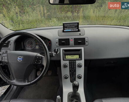 Вольво В50 2011 в Дрогобыче на Automoto.ua Черный Вольво В50, объемом двигателя 1.6 л и пробегом 166 тыс. км за 8999 $, фото 40 на Automoto.ua